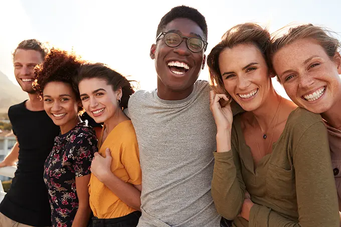 fun-young-friends-in-park